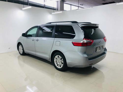Imagen 4 de 12 de Toyota Sienna 2017 3.5 Xle At