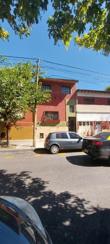 Casa De 3 Amb. Con Terraza 