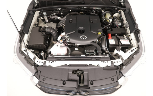 Imagen 8 de 25 de Toyota Hilux Srx 4x2 Dc 2.8 Tdi 6at D.r