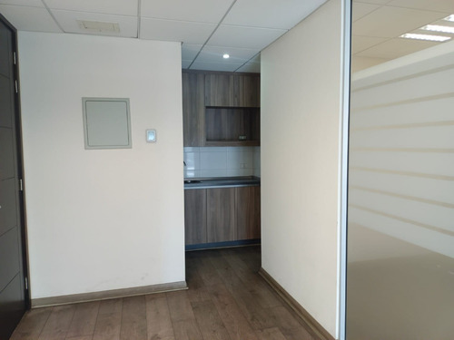 Se Vende Oficina 3p 2b Metro San Alberto Hurtado