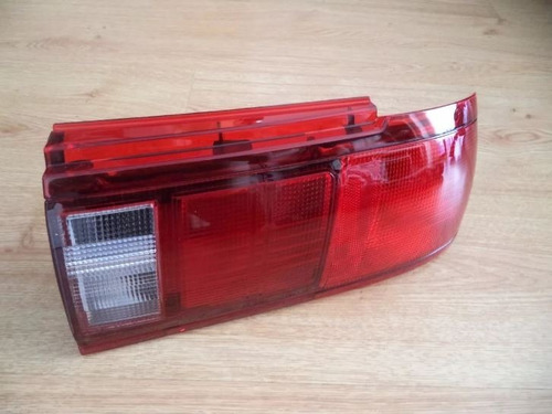 Faro Posterior Nissan Sentra V16 B13