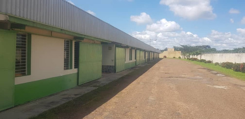 Imagen 2 de 17 de Motel En Venta.