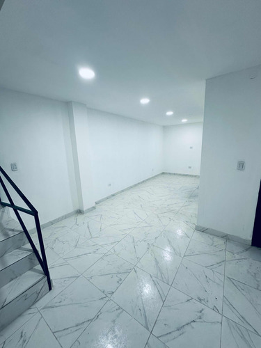 Complejo 4 Duplex + 2 Galpones En Temperley C/renta