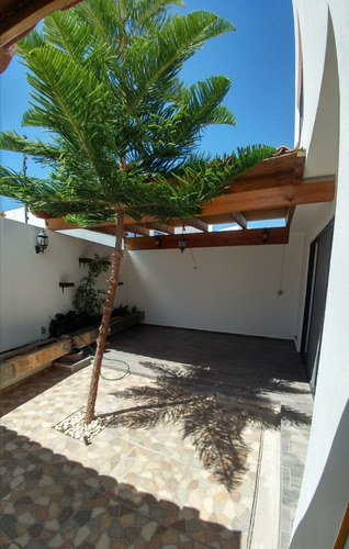 Preciosa Residencia En La Condesa Juriquilla, 4ta Recamara En Pb, Sala Tv, 4 Bañ