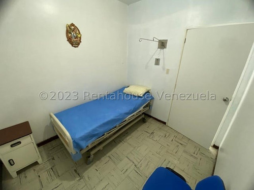 543m2 En Santa Mónica Se Vende Reconocida Clinica Especializada En Cirugía Estética, ' Equipada' , Mls#23-22290