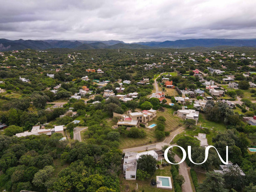Casa En Venta En Mendiolaza, 3 Dormitorios.