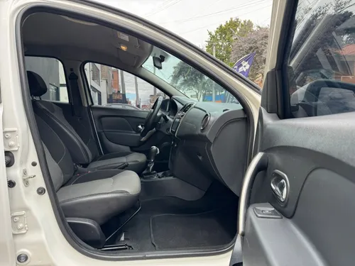 Renault Logan 1.6 Privilege / Intens