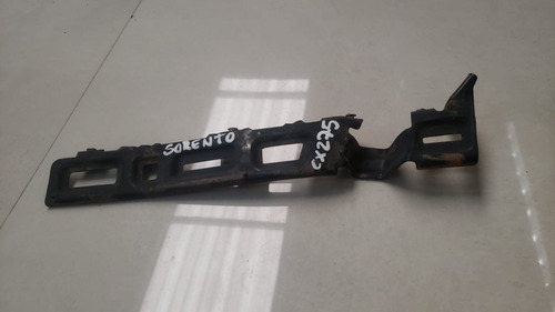 Suporte Guia Farol Esquerdo Kia Sorento 2010 A 2015