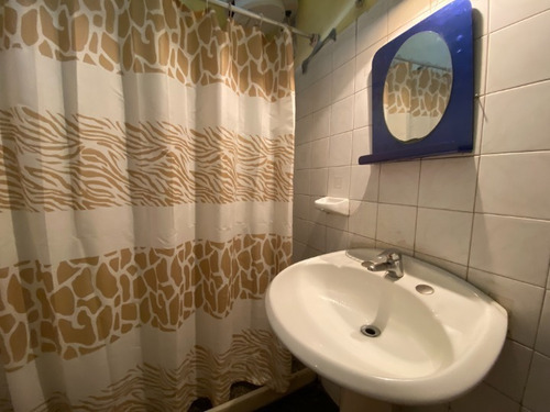 Imagen 5 de 10 de Venta Casa Dos Dormitorios Y Jardín Cólón