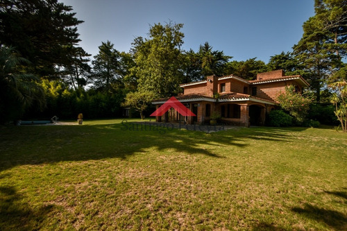Oportundiad En Venta Casa Cinco Dormitorios Playa Mansa- Ref: 5437