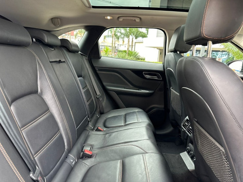 Jaguar F-PACE 2.0 Prestige 5p Gasolina