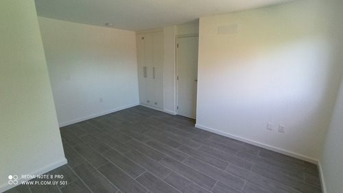 Venta Apartamento Prado De 2 Dormitorios Con Parrillero.
