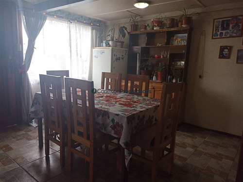 Casa En Venta De 4 Dorm. En Frutillar