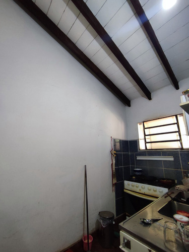 Imagen 5 de 15 de En Venta Casa En Mariano Roque Alonso De 3 Dormitorios 2 Baños 864 M2 Con Depósito Y Salón Comercial