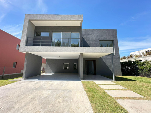 Casa Al Río En Venta- Barrio San Juan, Villanueva, Tigre