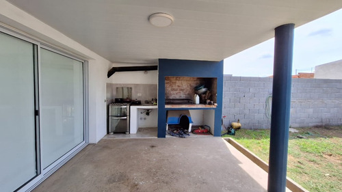 Casa A La Venta, Dos Habitaciones.