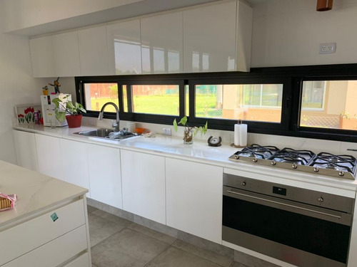 Casa En Venta En Buenos Aires Golf
