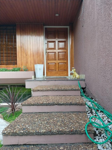 Imagen 7 de 24 de Chalet 4 Ambientes Con Quincho Y Fondo Libre