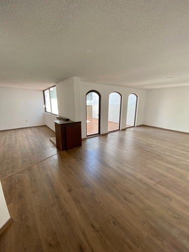 Imagen 3 de 22 de Casa En Venta Totalmente Remodelada Con 3 Recs En Barrio Del