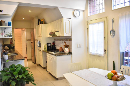 Imagen 10 de 26 de Hermosa Casa En Venta, Parque Chacabuco, Barrio Caferata 6 Ambientes