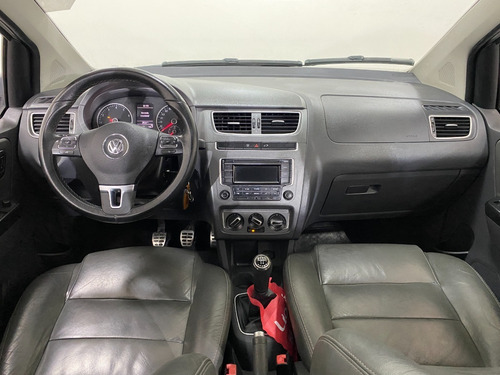 Imagem 4 de 19 de Volkswagen Crossfox