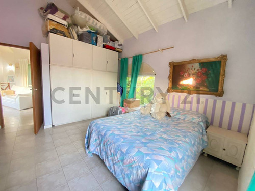 Venta De Casa 6 Ambientes 2 Dormitorios En Solares Del Carcarañá, Oliveros