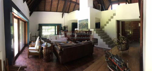Casa Exclusiva En La Zona Del Golf.- Ref: 37582
