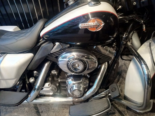 Harley Davidson Road King Police