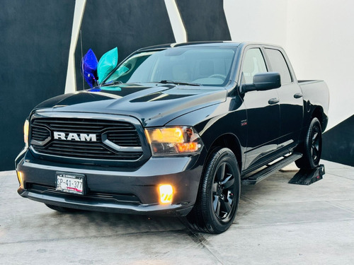 RAM Ram 5.7 Hemi Sport Black Package 4x4 At