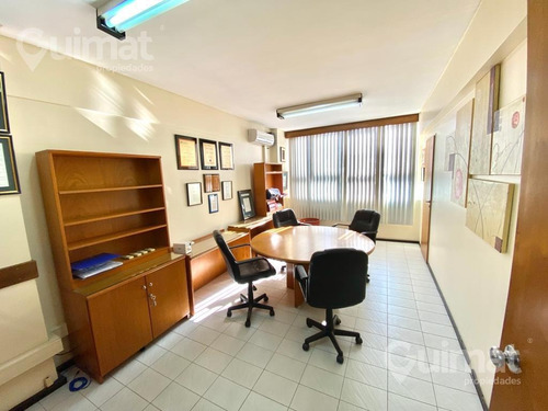 Imagen 7 de 10 de Oficina - Congreso Excelente Oficina 96 M2 Con Privados, Sala De Firmas 2 Baños, Kitchenet Amueblada !