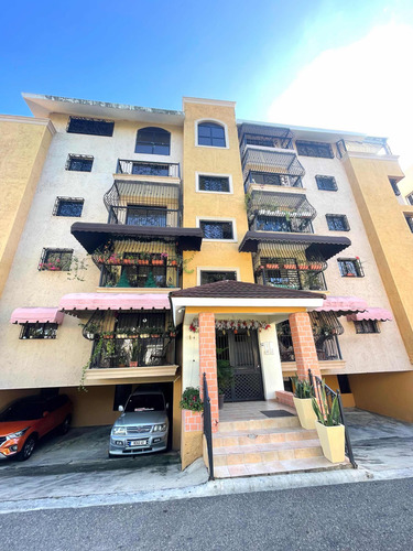 Apartamento Tipo Penthouse Ubicado En Zona Privilegiada