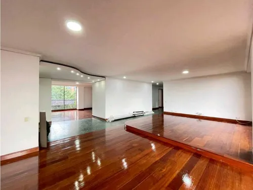 En Venta Apartamento En Los Balsos, El Poblado