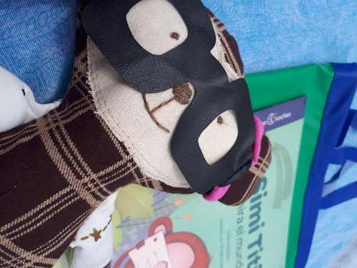 Imagen 6 de 9 de Kit Simi Tití: Cuento Infantil+ Muñeco + Accesorios + Bolsa