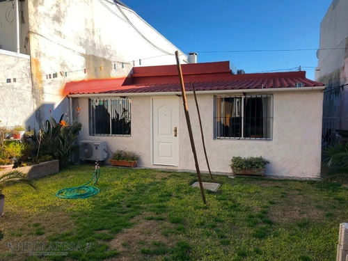 Casa En Venta 2 Dormitorios 2 Baños Lyon Buceo- Ref: 859