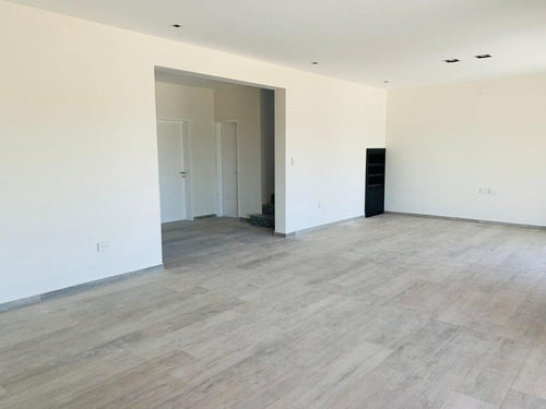 Imagen 14 de 22 de Venta Casa A Estrenar En La Cascada Country Golf