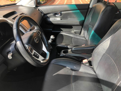 Byd S6 2400cc Glx Mt Techo