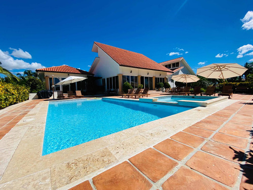 Venta Majestuosa Villa En Casa Se Campo, La Romana