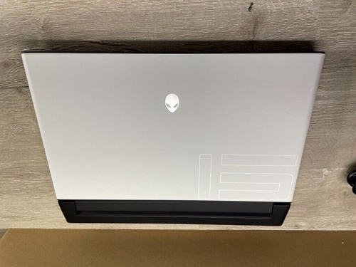 Imagen 3 de 4 de Alienware M15 Gaming Laptop R4 Lunar Light, I7-10870h, 16gbg