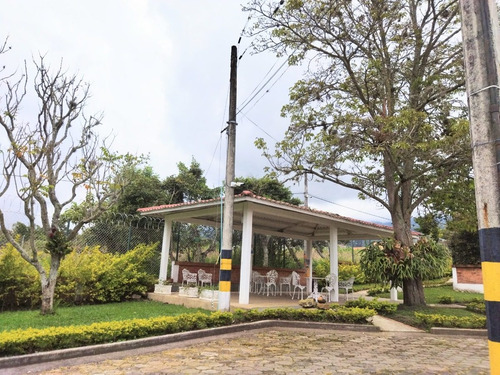 Imagen 18 de 25 de Amplia Casa Campestre, Conjunto Cerrado. Excelente Ubicación. Precio Negociable!!!