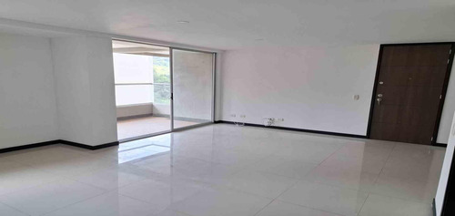 Apartamento En Venta Ubicado En Sabaneta Sector Loma San Jose (26964).