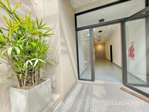 Departamento De 2 Ambientes A Estrenar Con Jardin Y Cochera