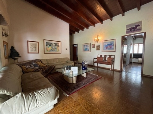 Imagen 5 de 24 de Se Vende Casa 800 M² 8h/10b/10p Cerro Verde