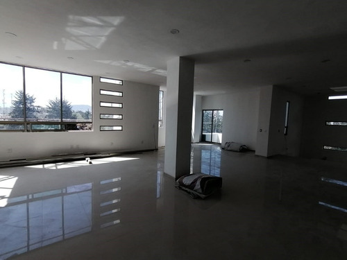 Imagen 5 de 9 de Edificio Nuevo Sobre Paseo Tollocan Cerca Pilares