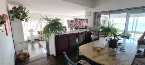 Apartamento En Venta Con Excelente Vista Al Mar, Primera Línea- Ref: 3996