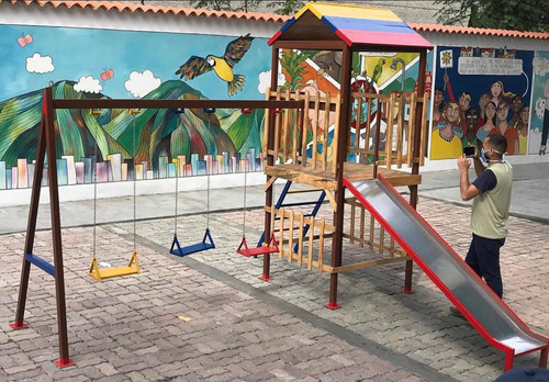 Parque Infantil Recreativo De Niños Nuevos Hierro Madera