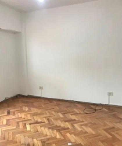 Imagen 9 de 13 de Depto 2 Amb - 1° Piso - Dos Cocheras