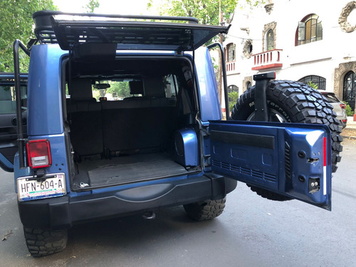 Jeep Wrangler 3.8 Unlimited Sahara 4x4 At