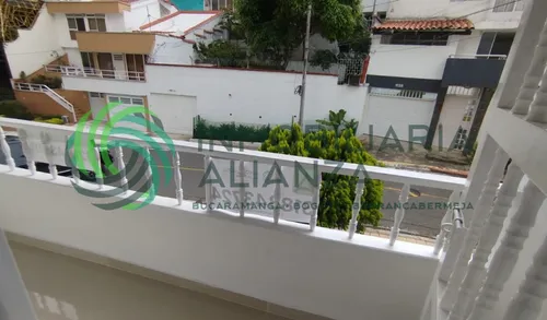 Casa En Arriendo En Altos De Cabecera. Cod A16991