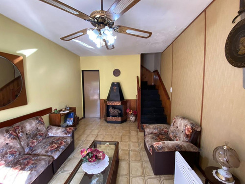 Imagen 3 de 15 de Dúplex De 4 Ambientes Con Cochera Y Jardín