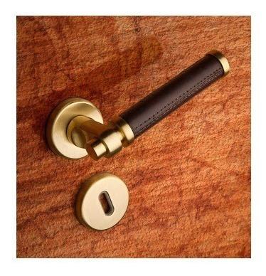Imagen 4 de 6 de Manija Doble Terra Anahi Combinado Dorado/cuero Marron Compl